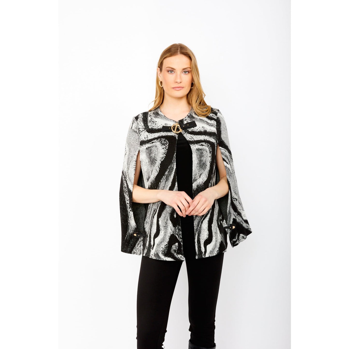 Frank Lyman - 243297 KNIT CAPE - Cape