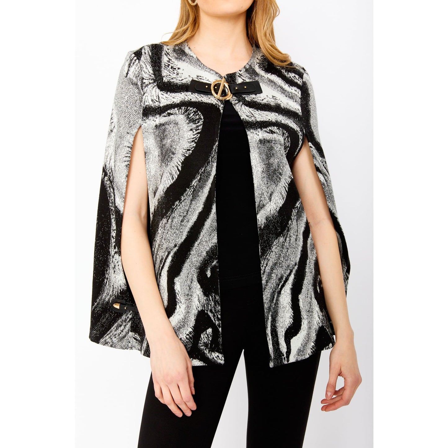 Frank Lyman - 243297 KNIT CAPE - Cape
