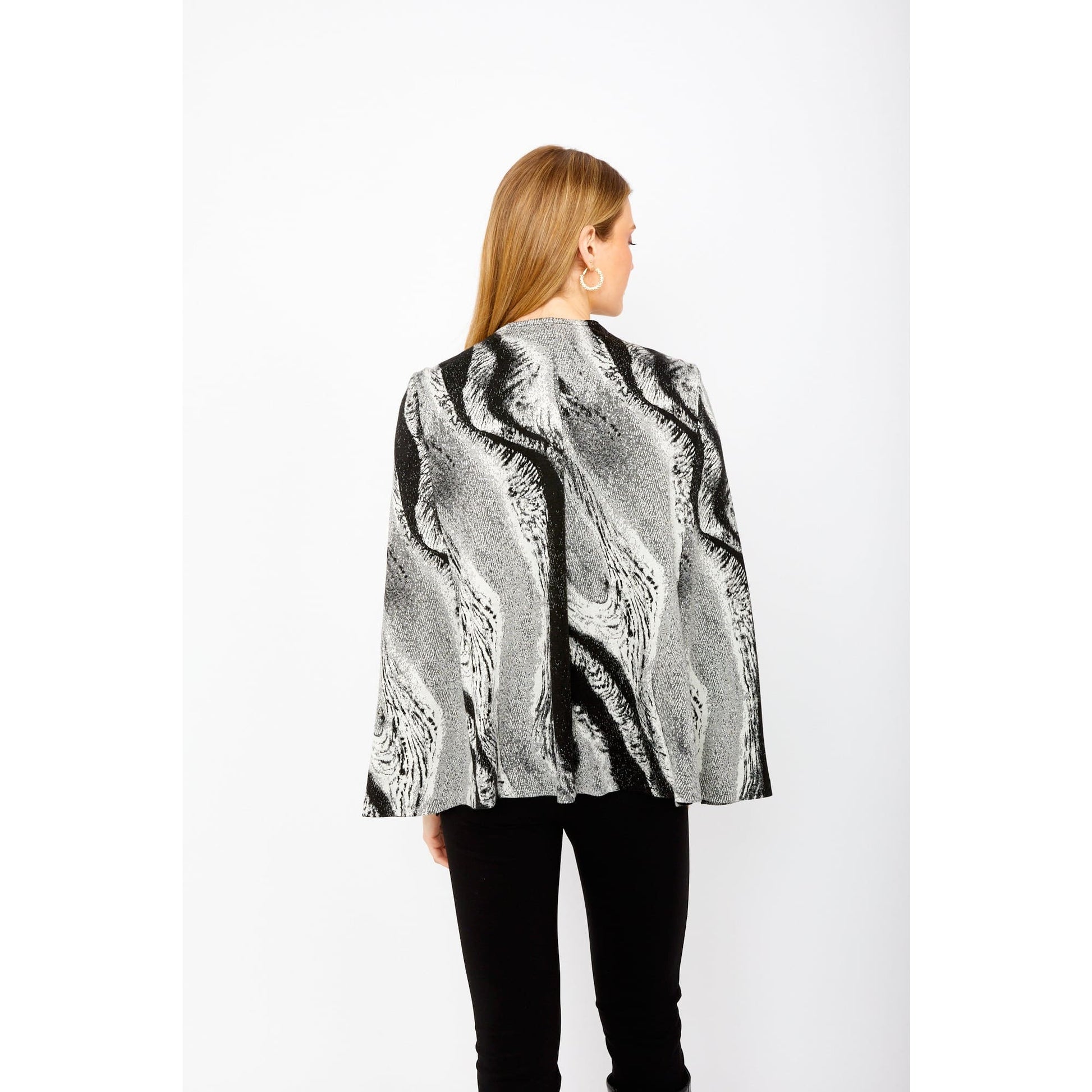 Frank Lyman - 243297 KNIT CAPE - Cape